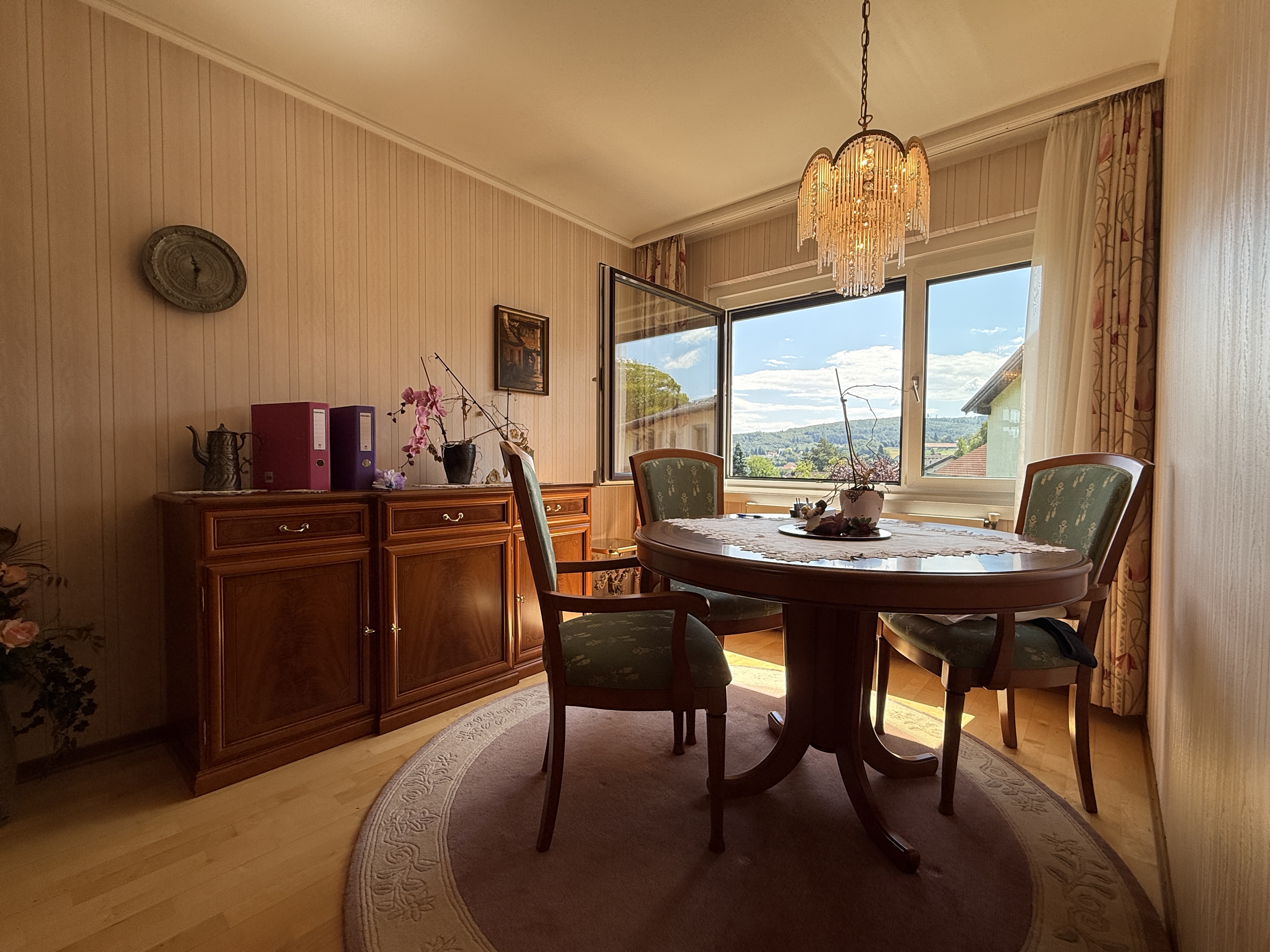 Sdwest-Loggia mit Fernblick ins Grne | Garage und Carport-Stellplatz | Absolute Ruhelage /  / 3003 Gablitz / Bild 3