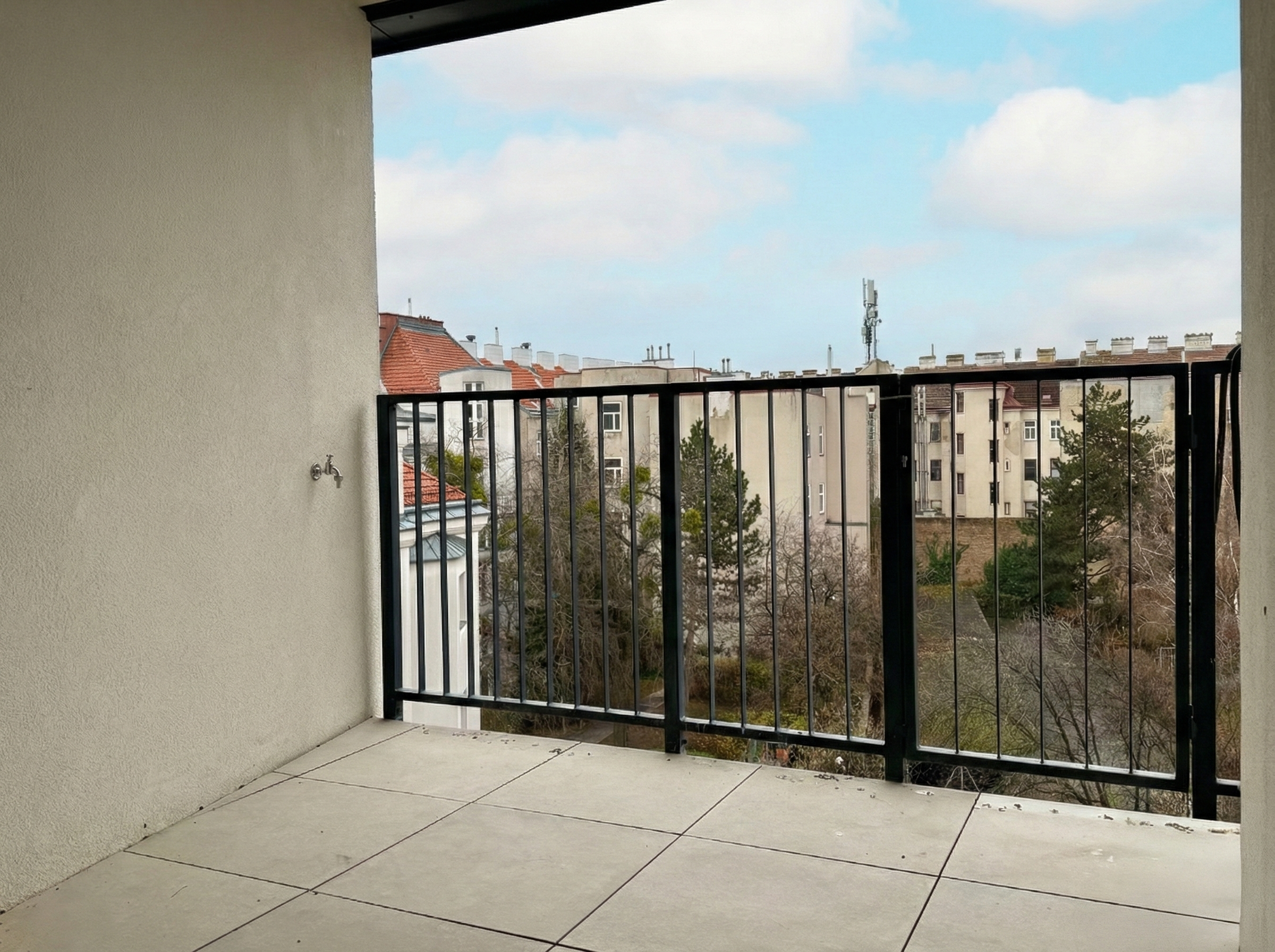 ERSTBEZUG nahe U3: Außenfläche Innenhoflage ohne direkten Gegenüber, Lift, Luftwärmepumpe, Küche u.v.m.!