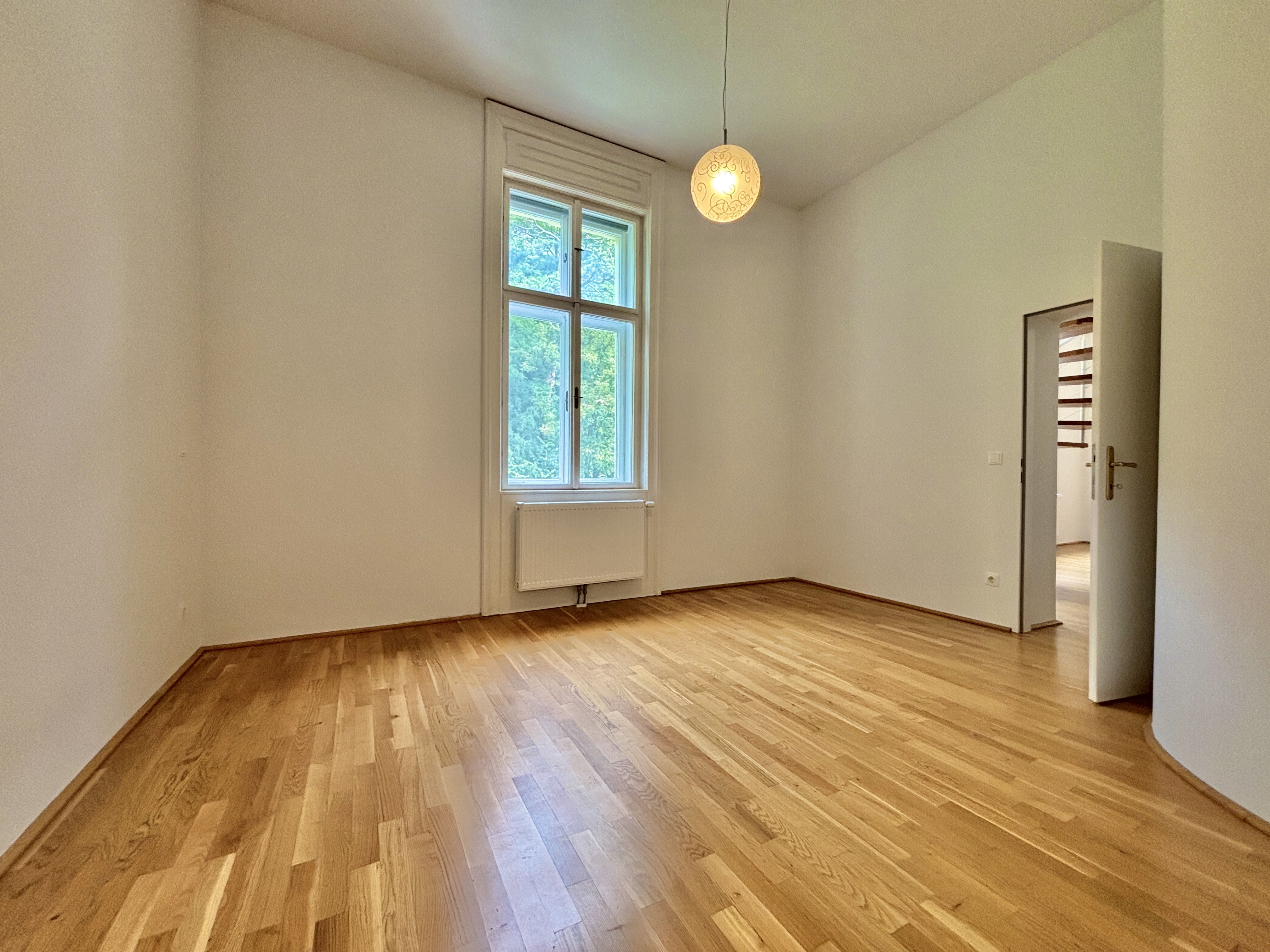  Dachterrasse mit Blick auf die Burgruine Rauhenstein | Stellpltze verfgbar I freier Mietzins I  /  / 2500 Baden / Bild 4