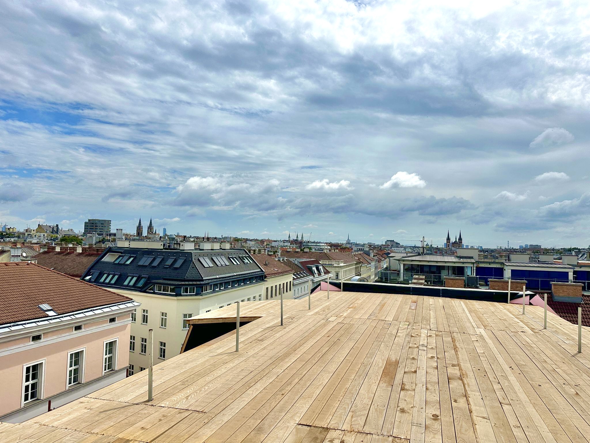 Penthouse-Dachgeschoss mit Dachterrasse und traumhaftem Fernblick ber Wien ? Erstbezug /  / 1160 Wien / Bild 1