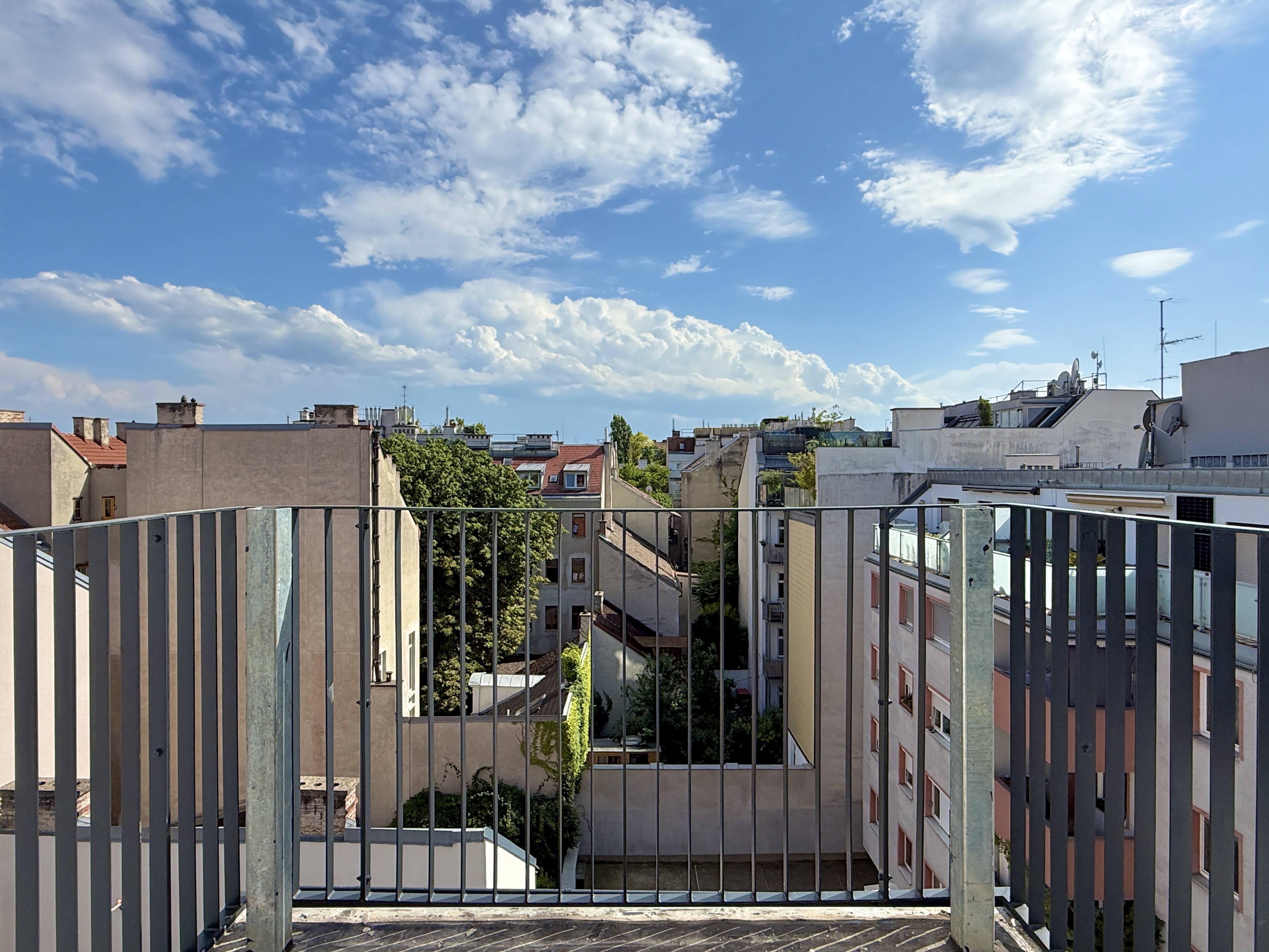 Penthouse Dachgeschoss I Dachterrasse mit Fernblick ber die Dcher von Wien I Erstbezug I  /  / 1160 Wien / Bild 5