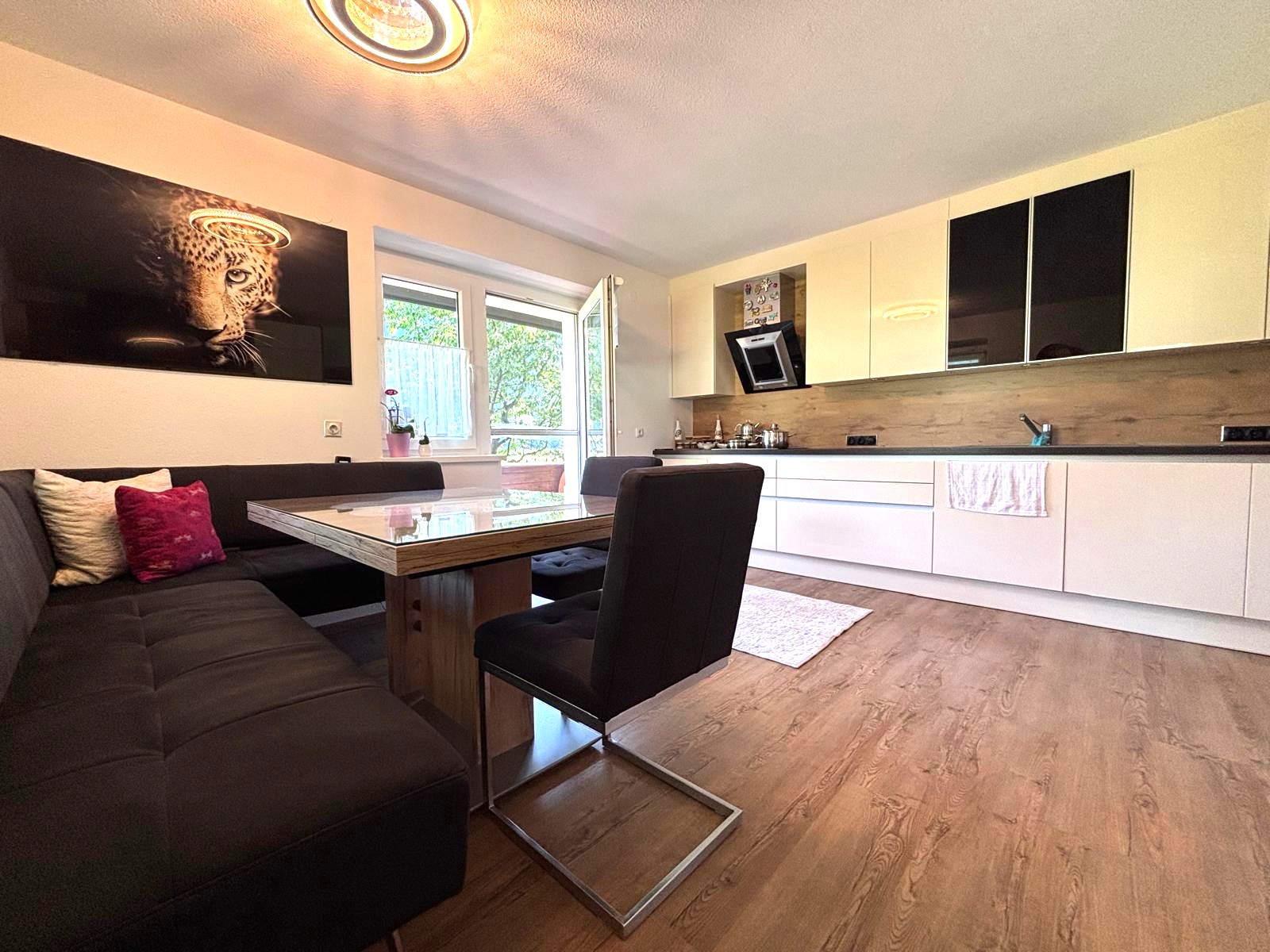 Eingang vom Zillertal - Wohnung mit 3 Schlafzimmern und 2 Badezimmer zu verkaufen /  / 6262 Schlitters / Bild 1