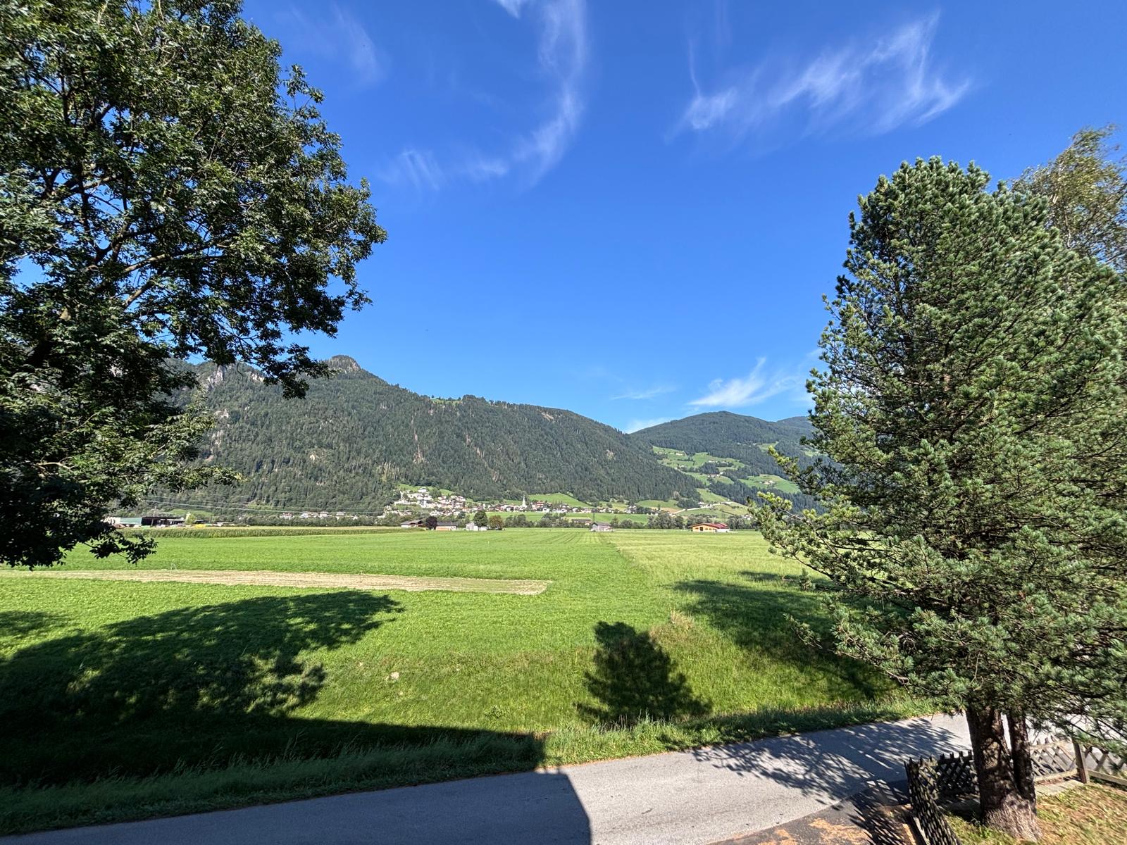 Eingang vom Zillertal - Wohnung mit 3 Schlafzimmern und 2 Badezimmer zu verkaufen /  / 6262 Schlitters / Bild 1