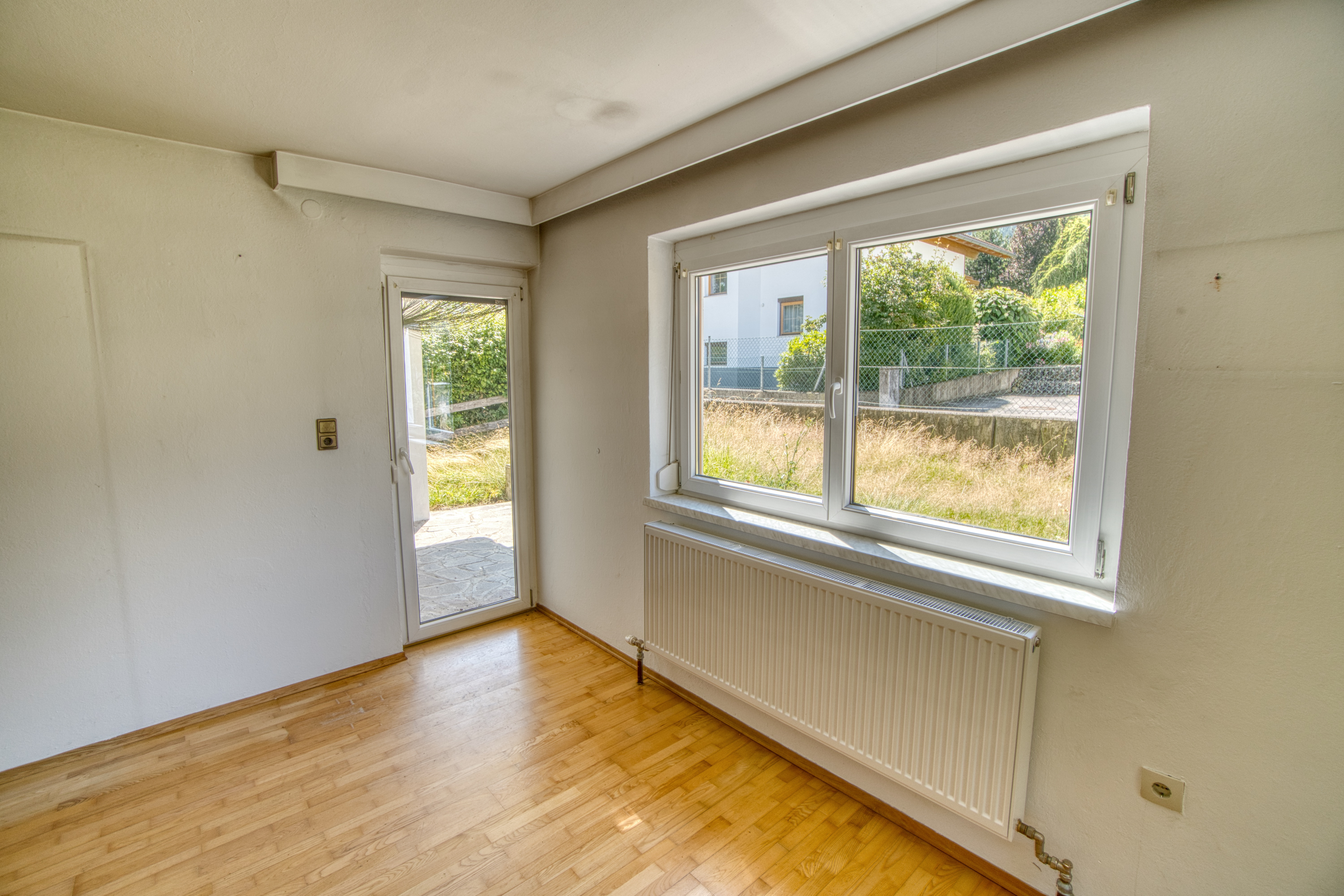 Neuer Preis - Ruhig gelegenes Haus mit zwei separaten Wohnungen /  / 6094 Axams / Bild 3