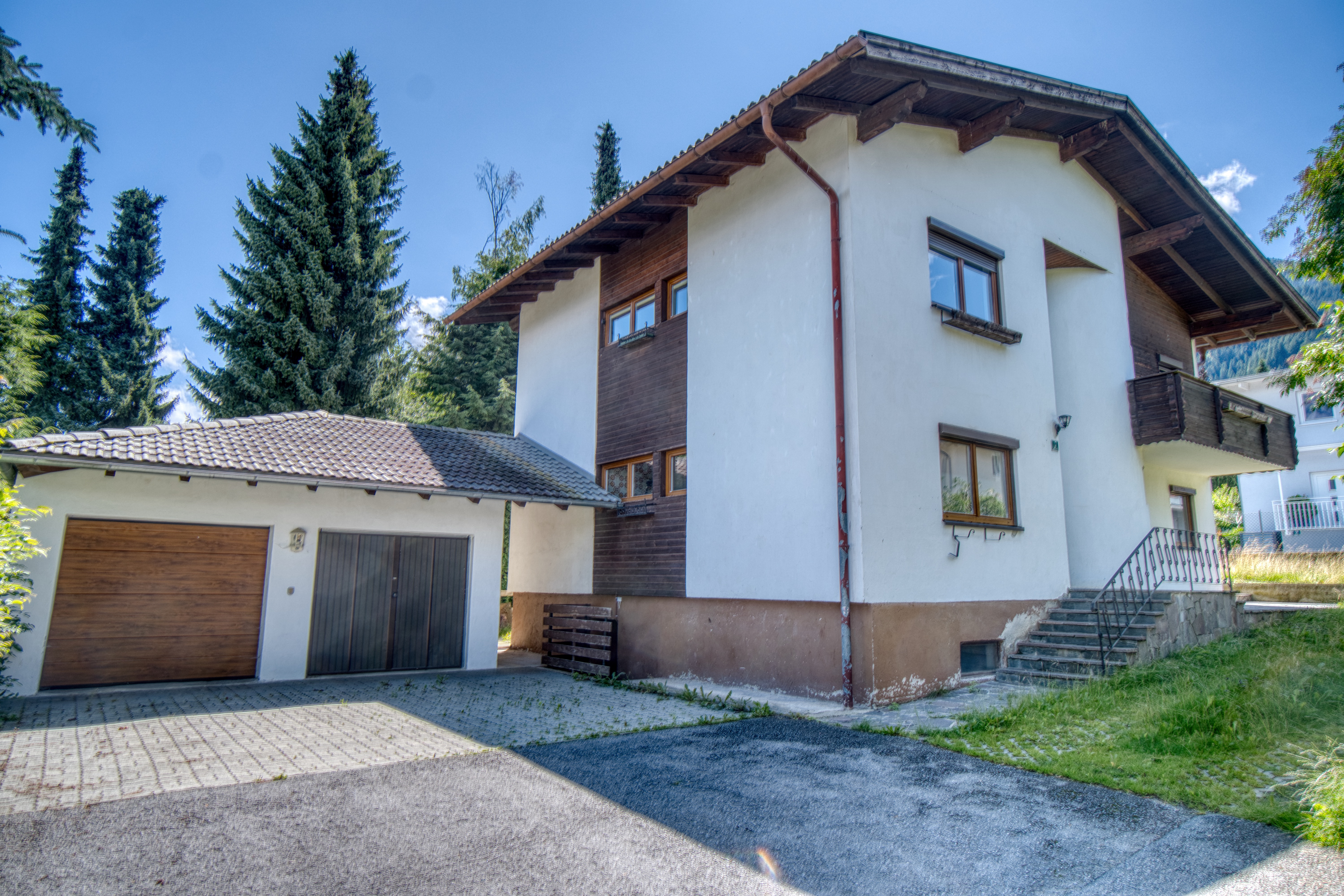 Neuer Preis - Ruhig gelegenes Haus mit zwei separaten Wohnungen /  / 6094 Axams / Bild 1